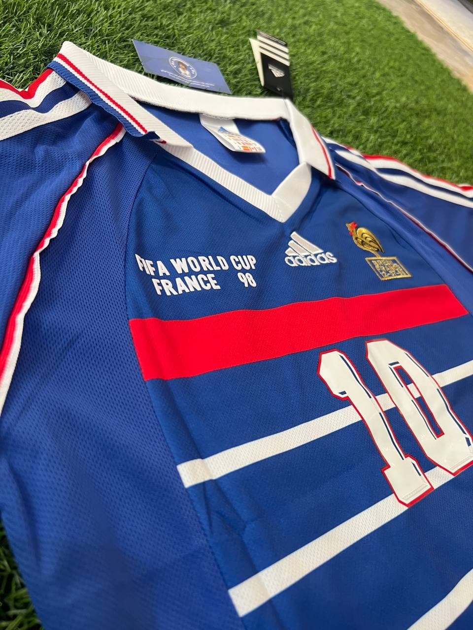 قميص المنتخب الفرنسي عام 1998 