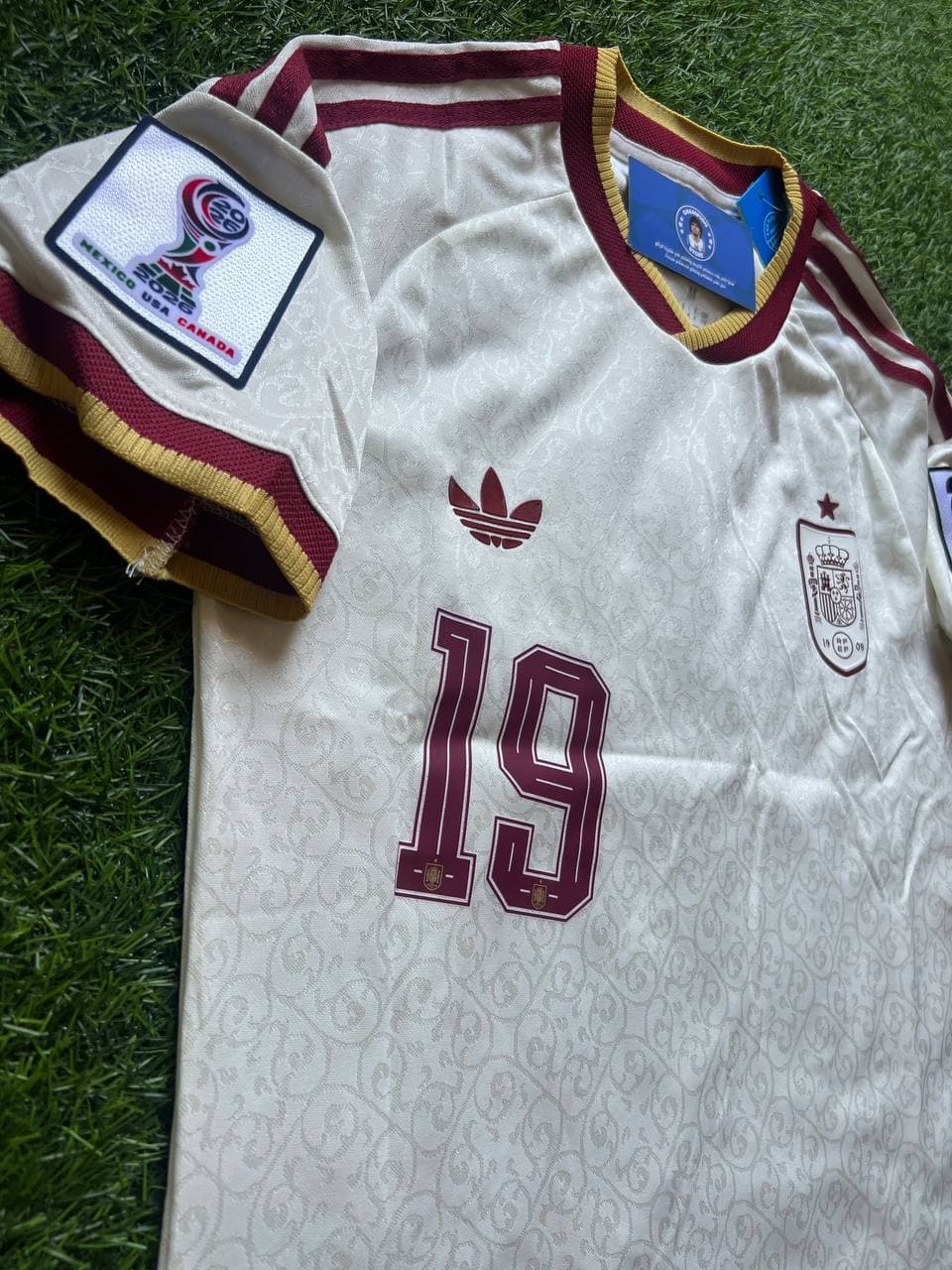 قميص المنتخب الاسباني الاحتياطي لكاس العالم 2026 نسخة اللاعبين باسم ورقم لامين يامال